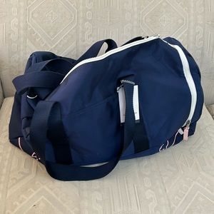 duffle bag vineyard vines